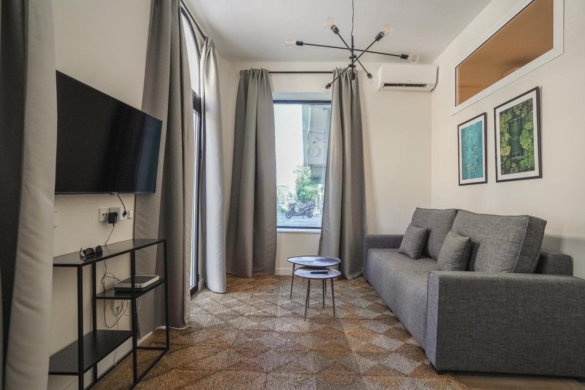 Modern Apartment-2bedrooms 2bathrooms-bernabeu * Madri